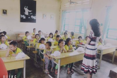29/6 nhà trường tổ chức cho các cháu lớp lá đi tham quan trường TH&THCS Đinh Núp